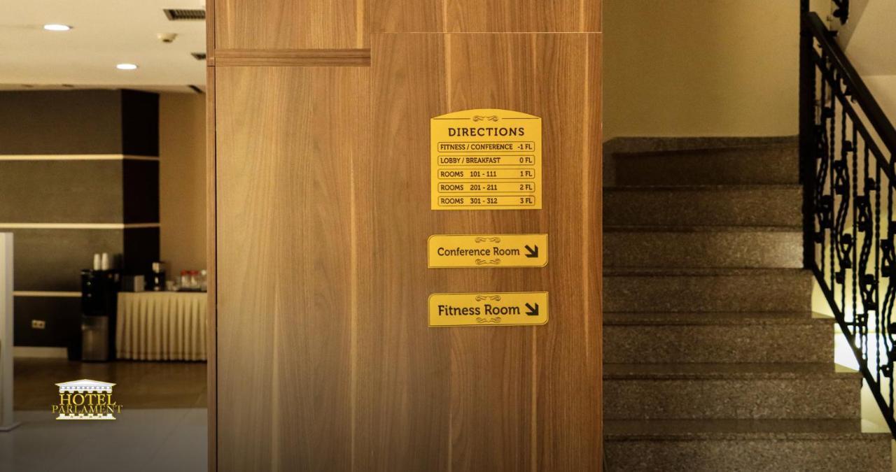 Hotel Parlament Prishtinë Ngoại thất bức ảnh